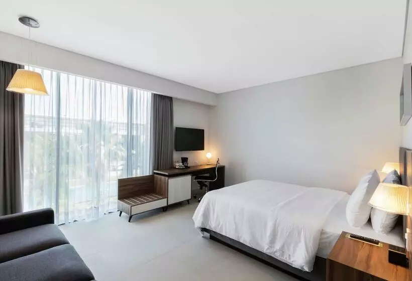 ホテル Hampton Inn By Hilton Cancun Cumbres