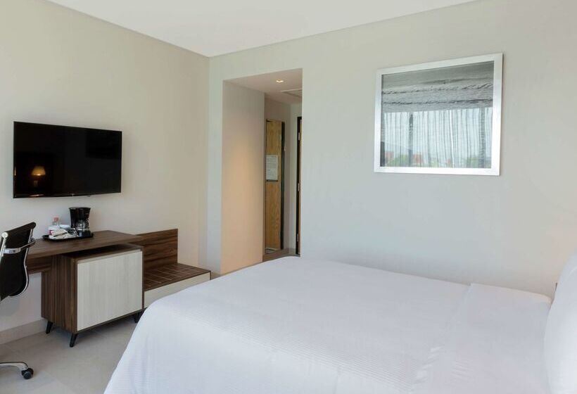 酒店 Hampton Inn By Hilton Cancun Cumbres