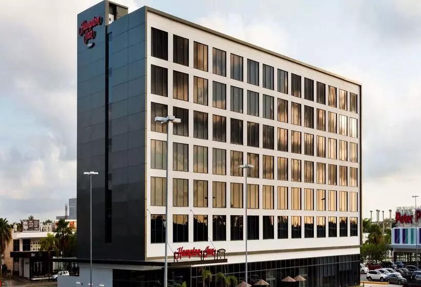 ホテル Hampton Inn By Hilton Cancun Cumbres