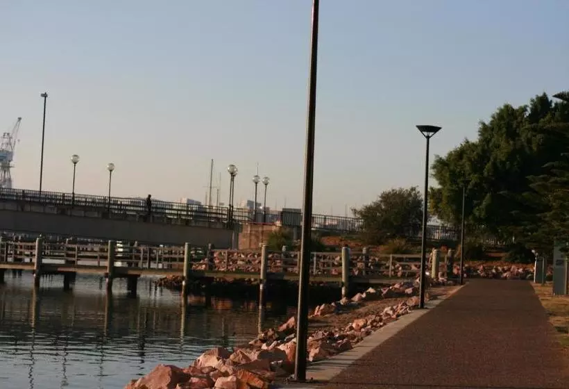 Hotelli Newcastle Harbourside Terraces