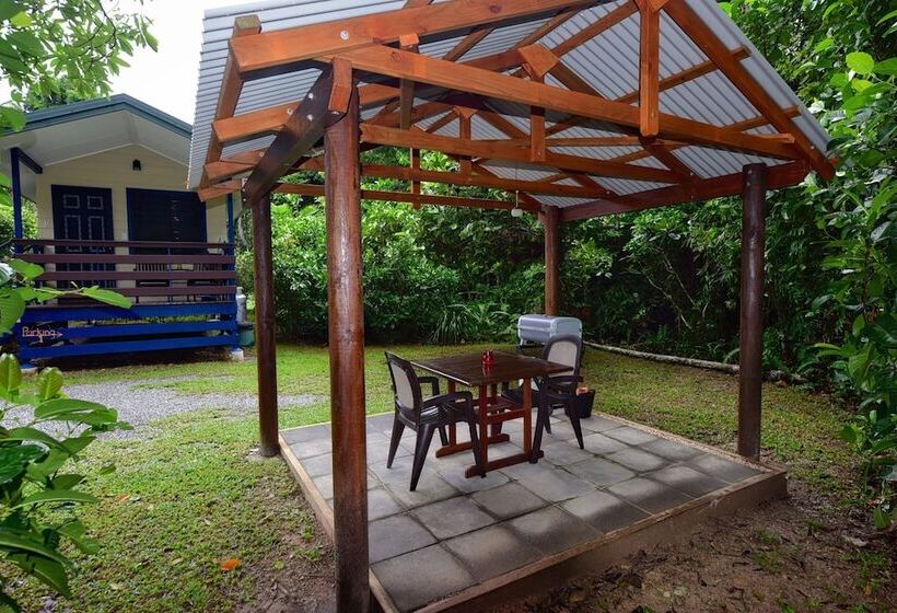 בית מלון כפרי Thornton Beach Bungalows