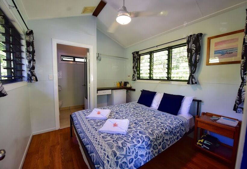 בית מלון כפרי Thornton Beach Bungalows