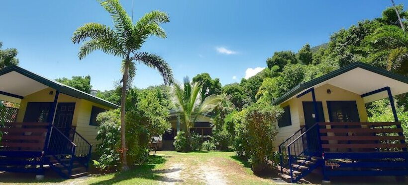 בית מלון כפרי Thornton Beach Bungalows