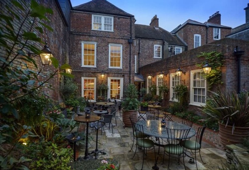 فندق Ye Spotted Dogge