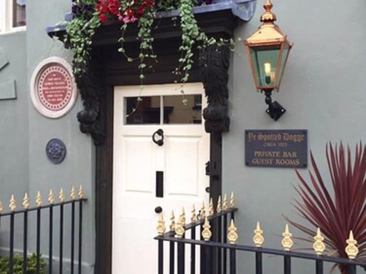 فندق Ye Spotted Dogge