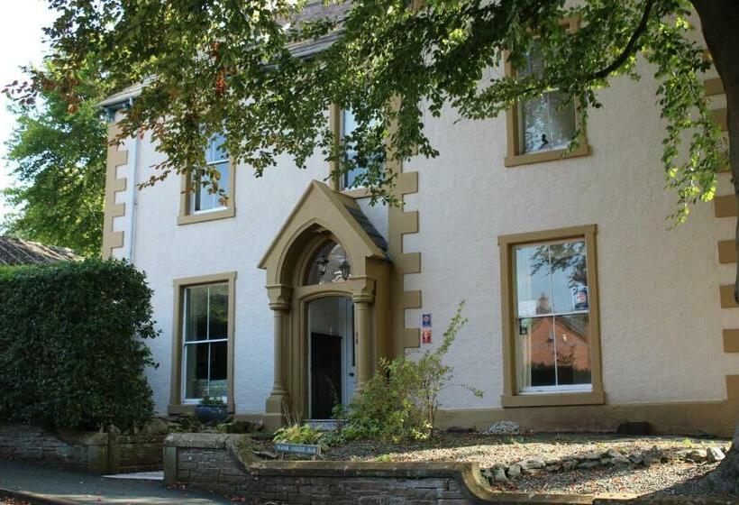 ベッドアンドブレックファースト Bank House B And B