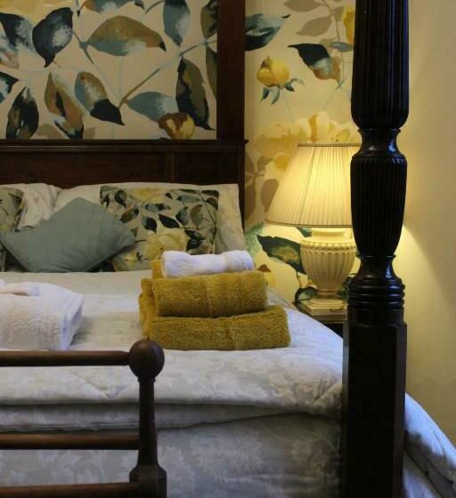 ベッドアンドブレックファースト Bank House B And B