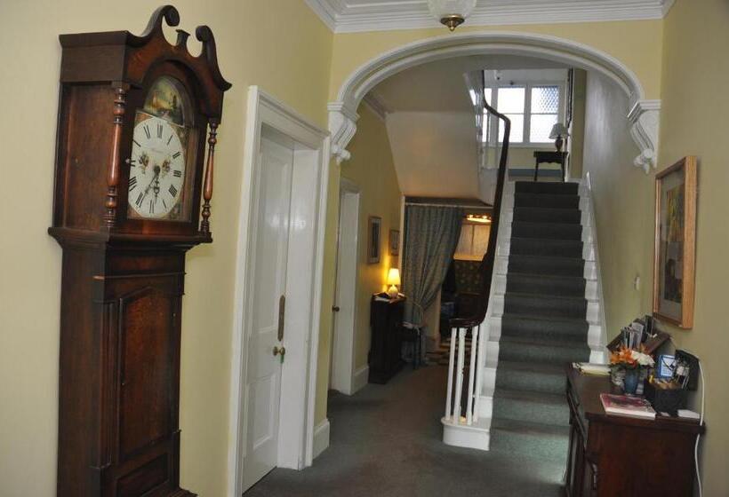 ベッドアンドブレックファースト Bank House B And B