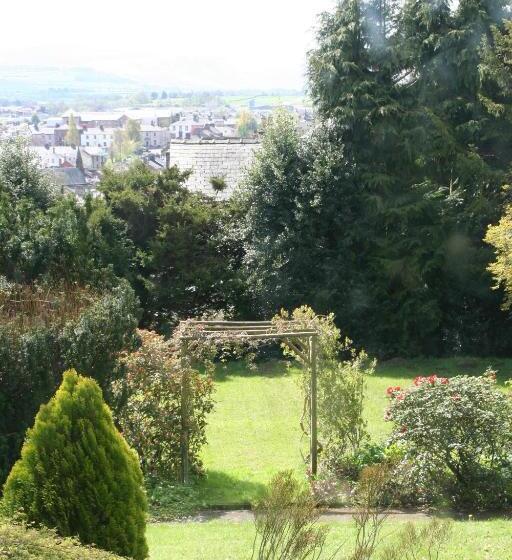 ベッドアンドブレックファースト Bank House B And B