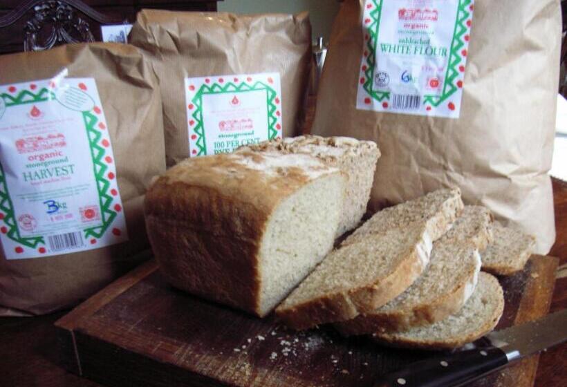 ベッドアンドブレックファースト Bank House B And B