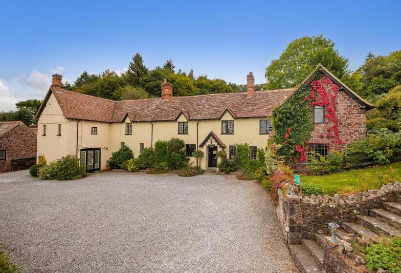 Castle Of Comfort Hotel & Restaurant