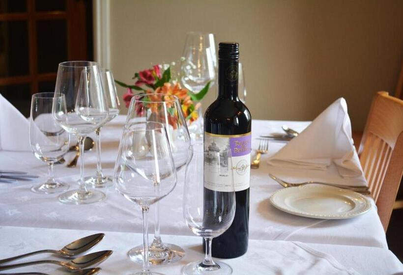 Castle Of Comfort Hotel & Restaurant