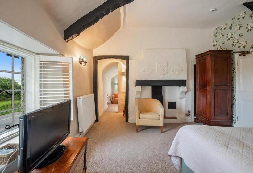 Castle Of Comfort Hotel & Restaurant