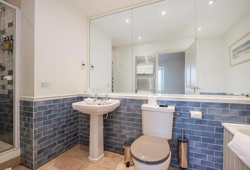 Castle Of Comfort Hotel & Restaurant