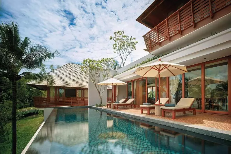 هتل The Ritz Carlton Koh Samui