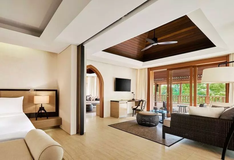 هتل The Ritz Carlton Koh Samui
