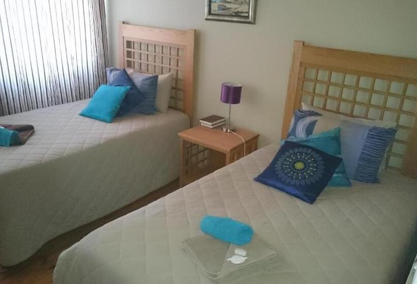 פנסיון Ladybrand Guest House