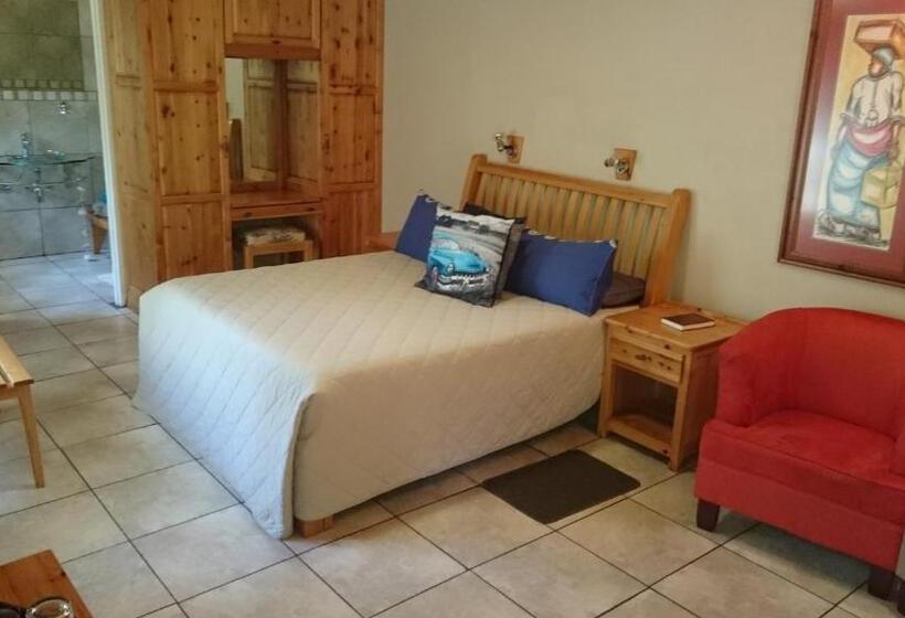 פנסיון Ladybrand Guest House