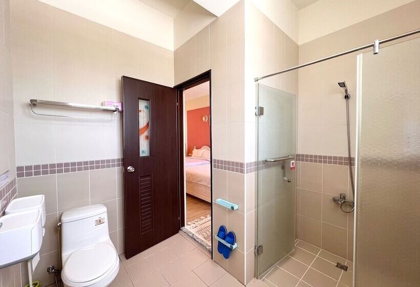 تختخواب و صبحانه Brother Homestay