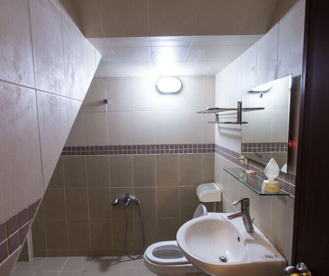تختخواب و صبحانه Brother Homestay