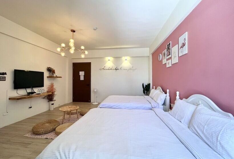 تختخواب و صبحانه Brother Homestay