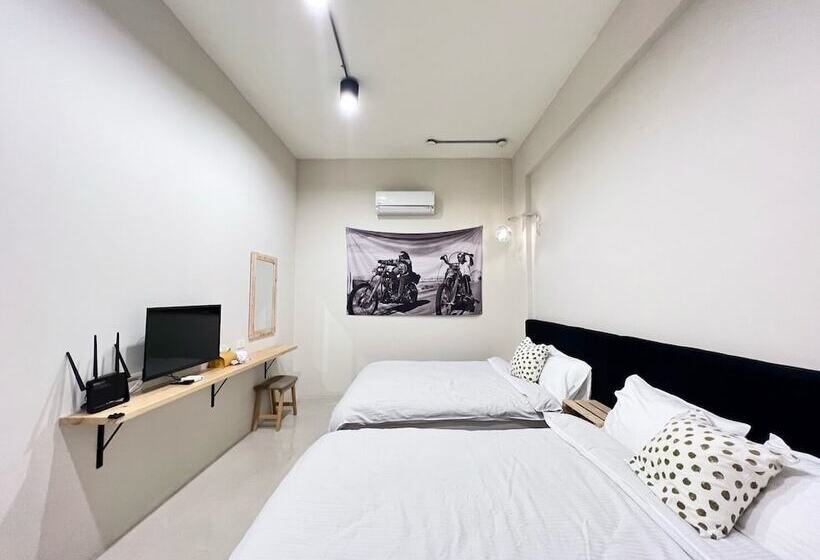 تختخواب و صبحانه Brother Homestay