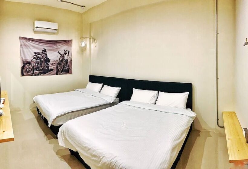 تختخواب و صبحانه Brother Homestay