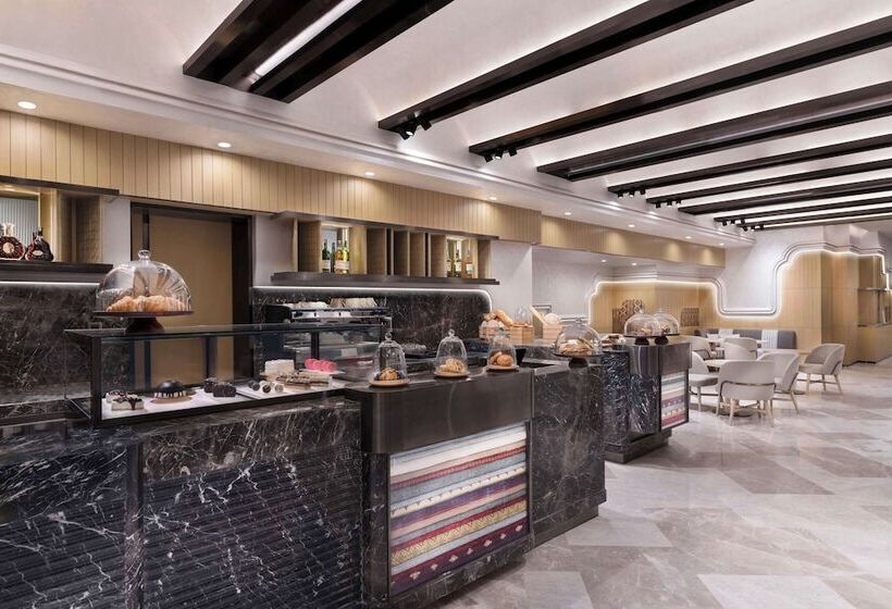 هتل Hilton Kathmandu