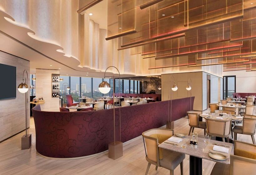 هتل Hilton Kathmandu