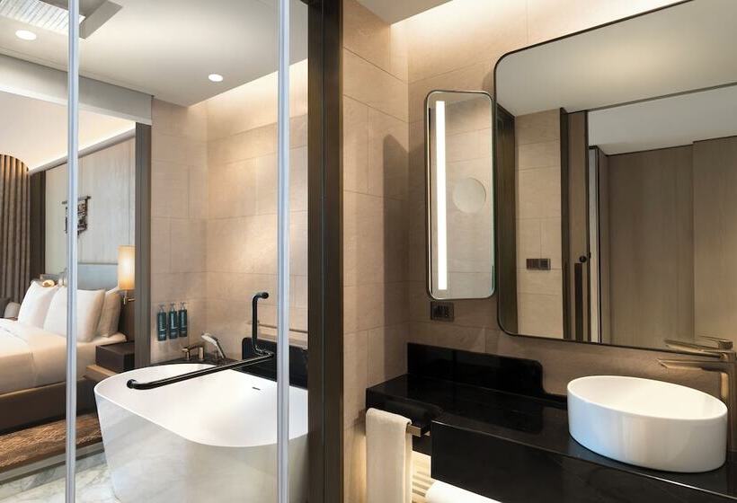 هتل Hilton Kathmandu