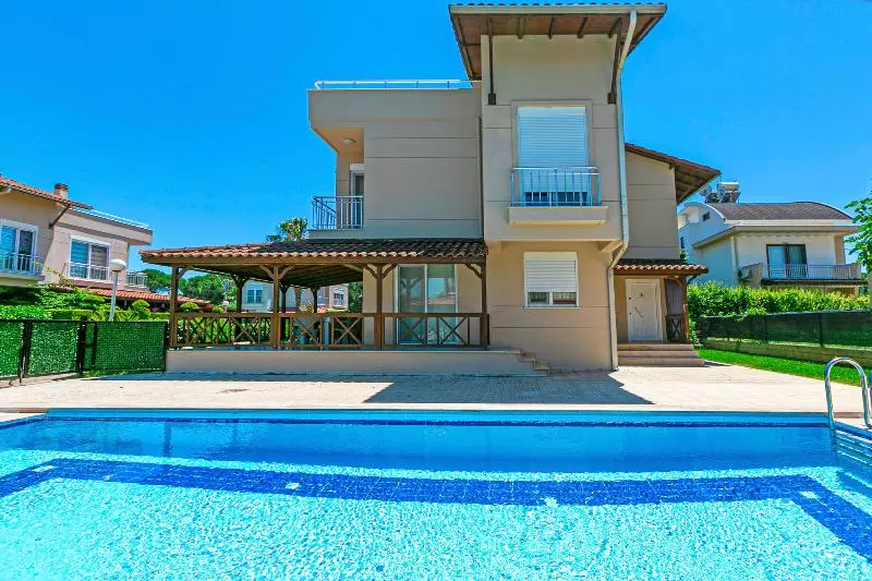 Hotelli Paradise Town Villa Legend