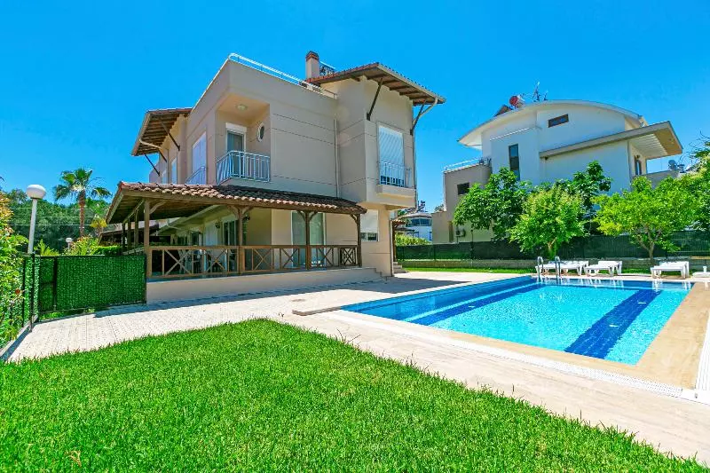 Hotelli Paradise Town Villa Legend