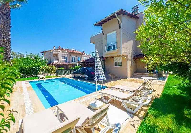 Hotelli Paradise Town Villa Legend