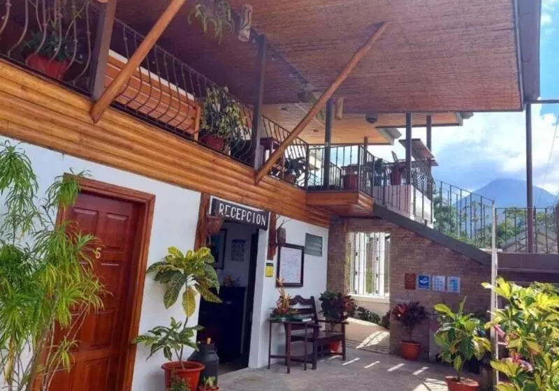 La Fortuna Lodge By Treebu Hotels