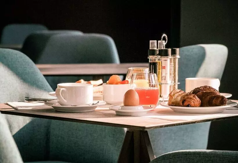 ホテル Best Western Plus  Antibes Riviera