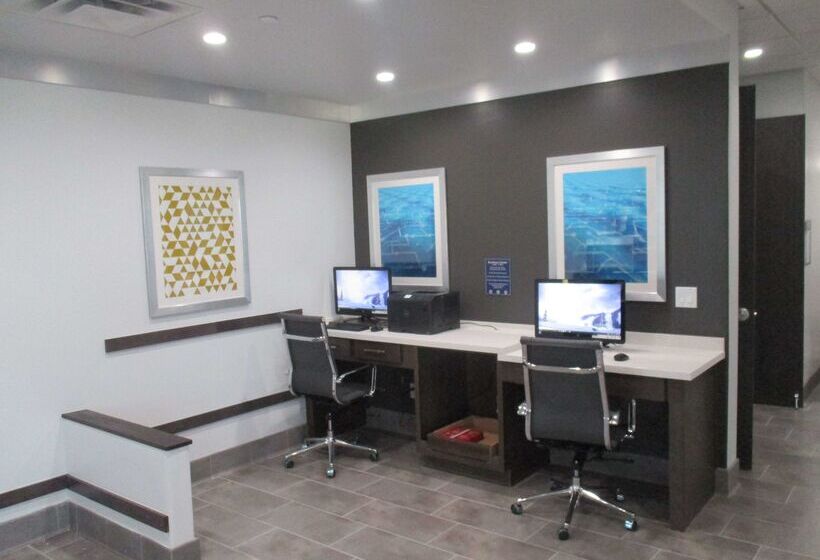 فندق Best Western Plus Roland Inn & Suites