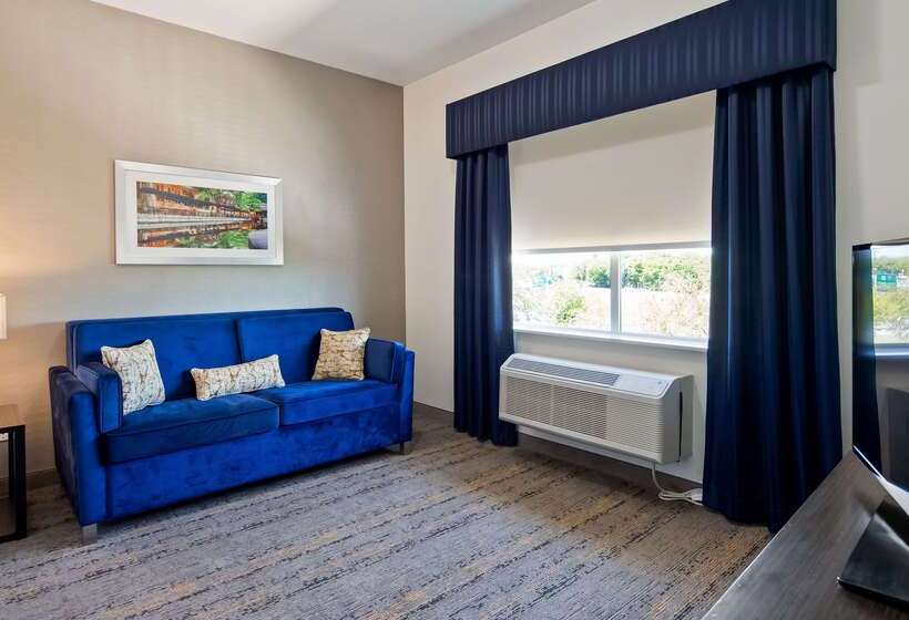 فندق Best Western Plus Roland Inn & Suites