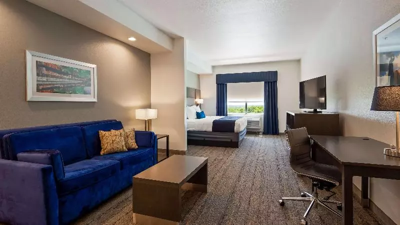 ホテル Best Western Plus Roland Inn & Suites