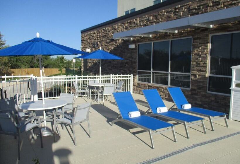 فندق Best Western Plus Roland Inn & Suites