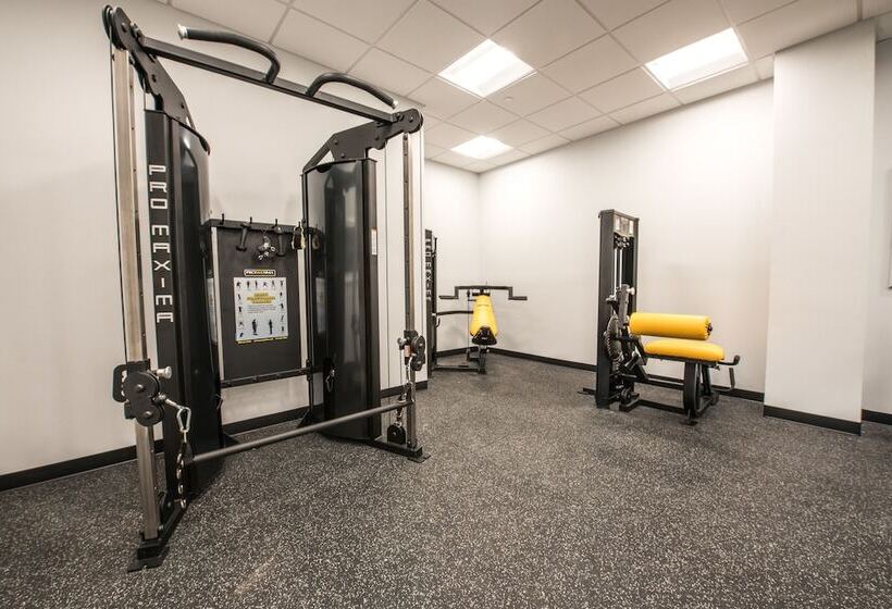 فندق Best Western Plus Roland Inn & Suites