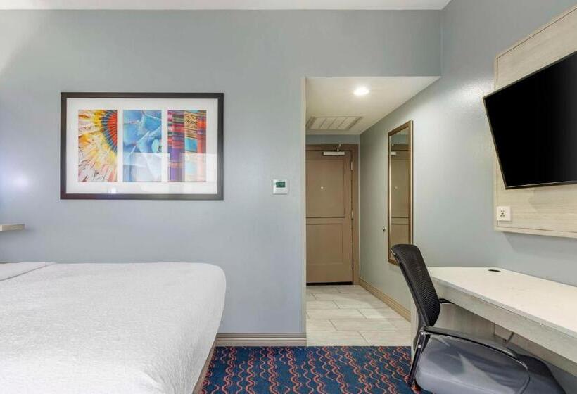 Best Western Premier Historic Travelers Hotel Alamo/riverwalk