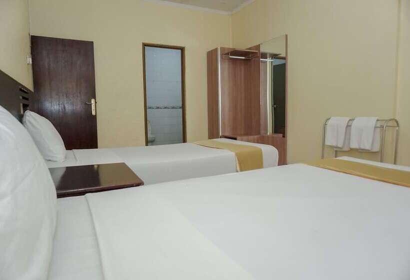 בית מלון כפרי Grand Cempaka Resort