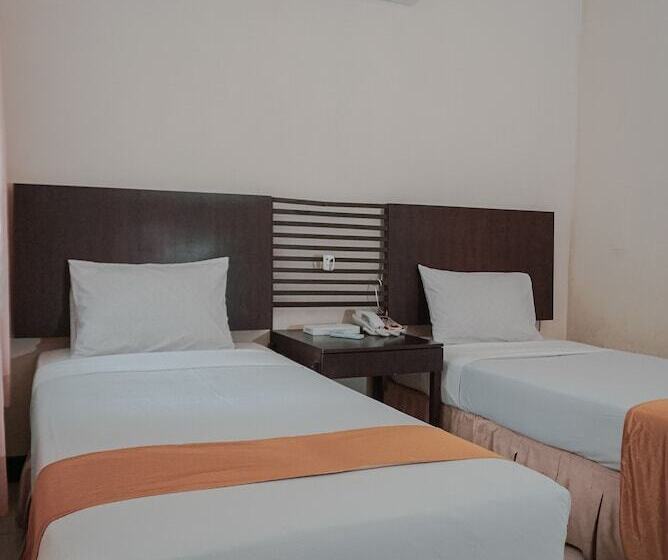 בית מלון כפרי Grand Cempaka Resort