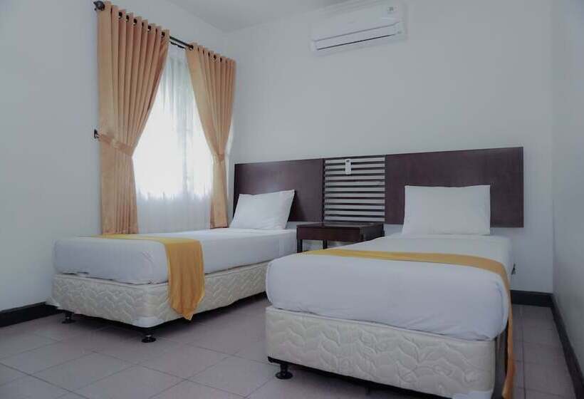 בית מלון כפרי Grand Cempaka Resort