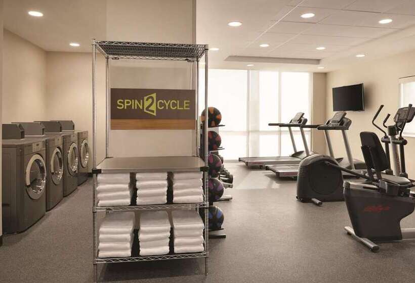 ホテル Home2 Suites Iowa City Coralville