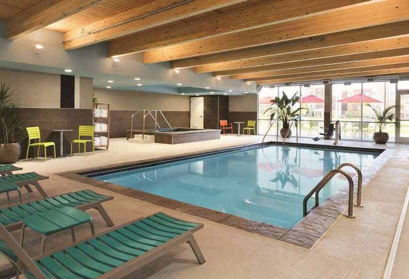 ホテル Home2 Suites Iowa City Coralville