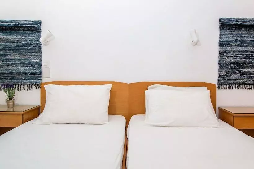 Hôtel Kiras Studios