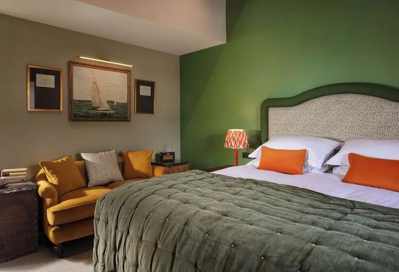 Hotel Pier House