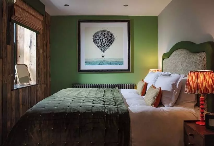 Hotel Pier House