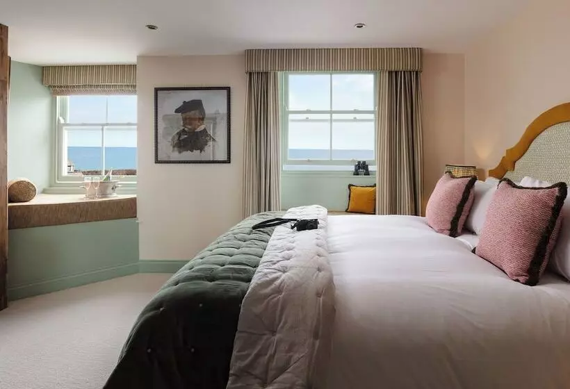 Hotel Pier House